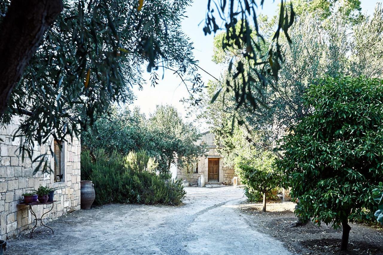 Nikolaou Art Residence Aegina Extérieur photo